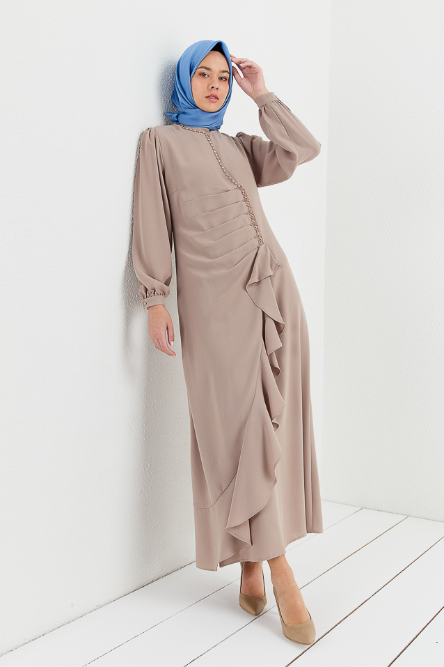 NİHAN Elbise Nihan Taş İşlemeli Volan Detaylı Elbise  Vizon_modest